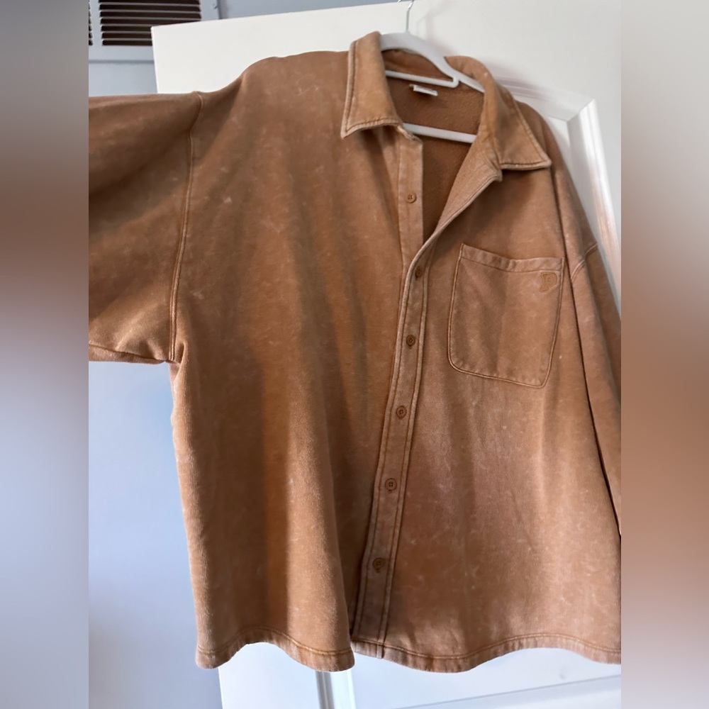 Womens Button-Down Shirt Jacket in Distressed Brown